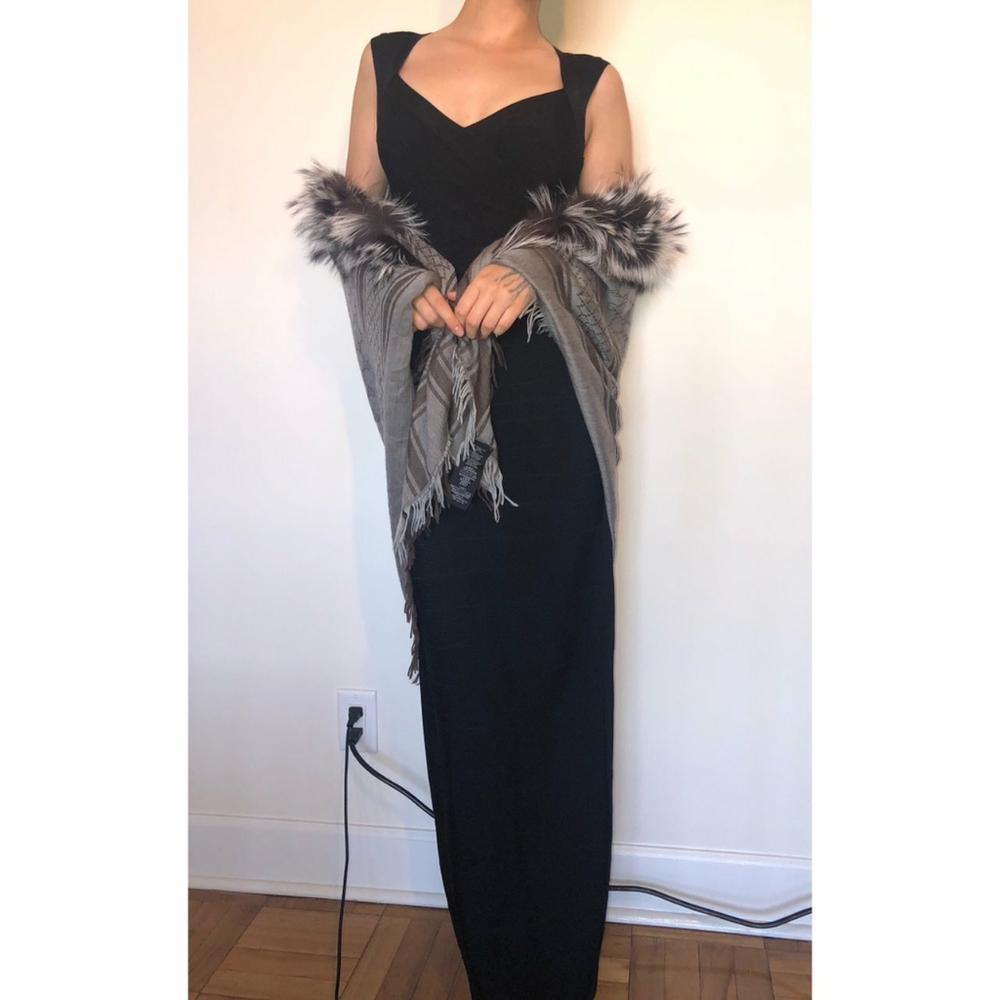 Gucci grey fox shawl scarf wrap - Picture 4 of 4